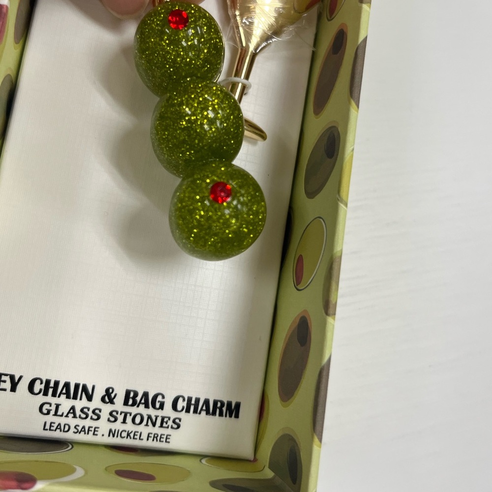 NWT ⚜️🍸🫒⚜️ Piper K Gold and Green Martini Olive Keychain and Bag Charm - Picture 12 of 13
